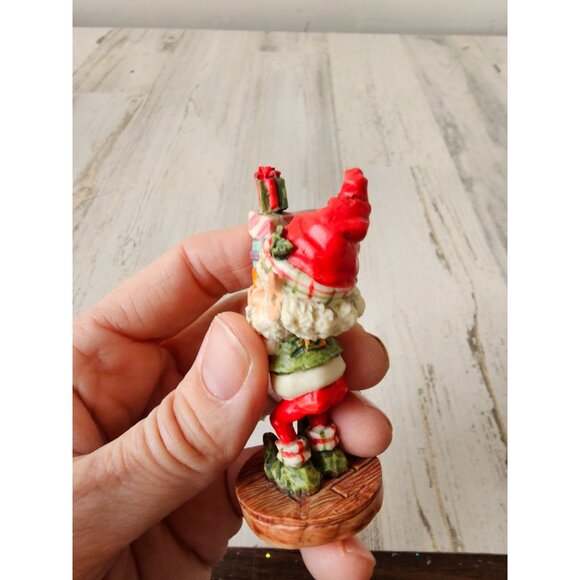 Enesco buster elf presents AS IS North Pole village Xmas tree figurine - Picture 3 of 9